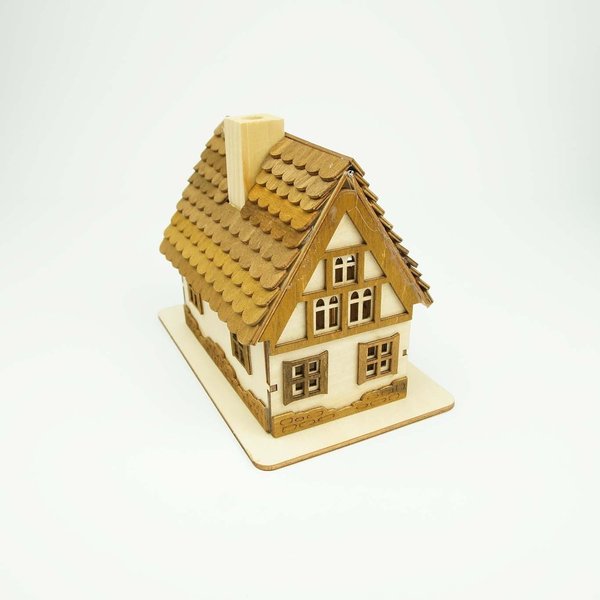 Räucherhaus aus Holz mit Fachwerk 2 Farbig 14cm
